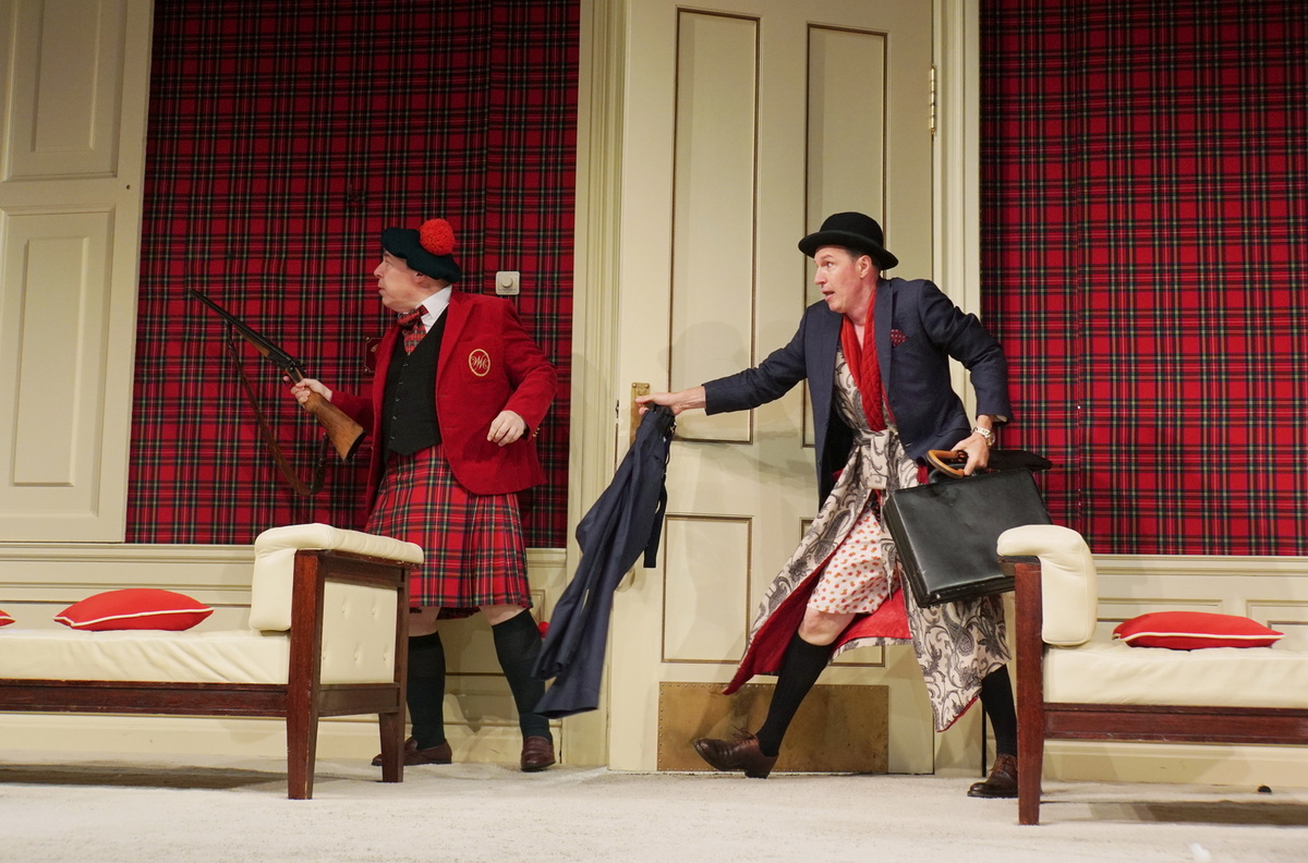 Спектакль номер 13Д в МХАТ: как заказать билеты