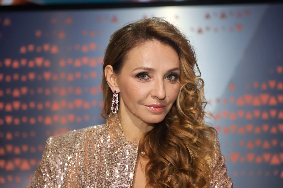 Сегодня поговорим об одной из самых ярких фигуристок современности, чья жизнь полна удивительных поворотов и достижений — о Татьяне Александровне Навке.