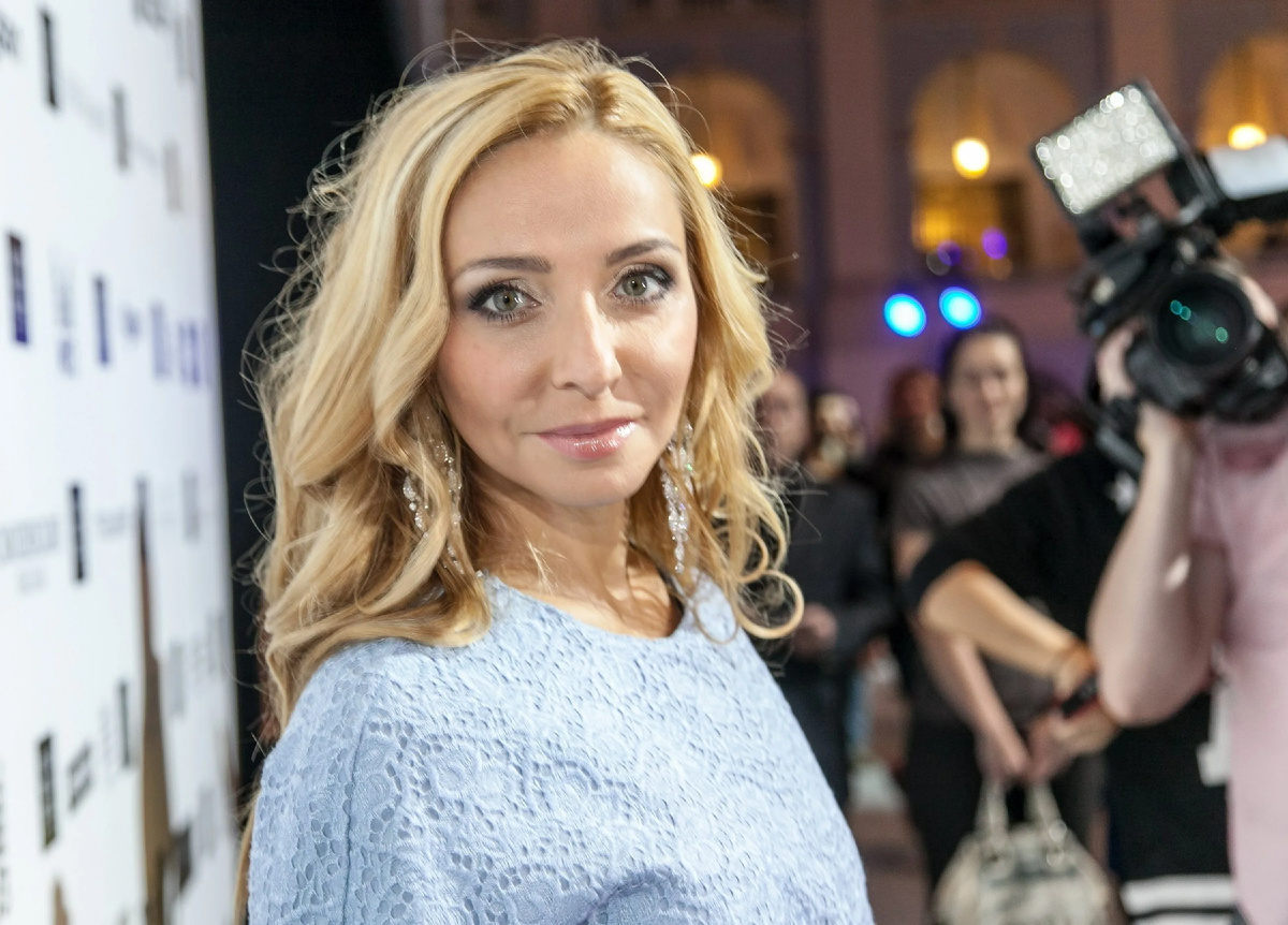  Итак, сегодня перед вами олимпийская чемпионка, телеведущая, бизнесвумен и мать троих детей. 