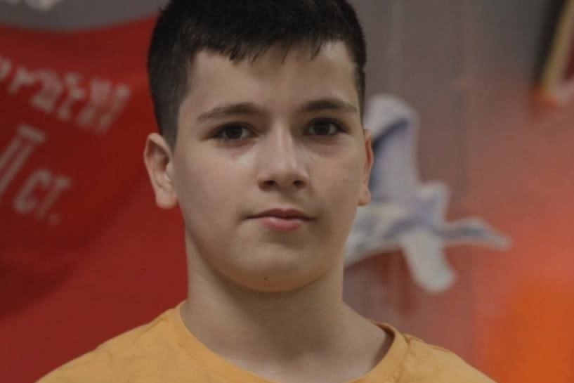 Амир сразу бросился на помощь. Фото: соцсети