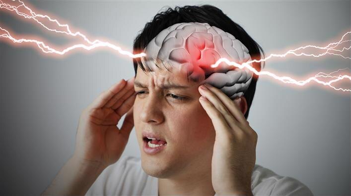 8 тревожных сигналов перед инсультом: как тело нас предупреждает о сосудистой катастрофе