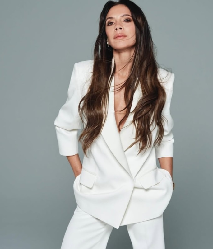 Белый костюм Виктория Бекхэм