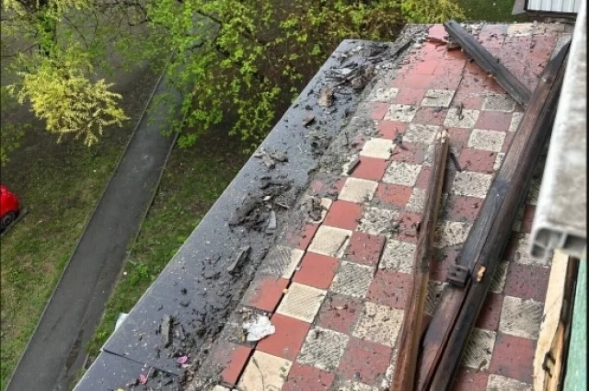    Челябинские следователи организовали проверку обрушения балкона пятиэтажки