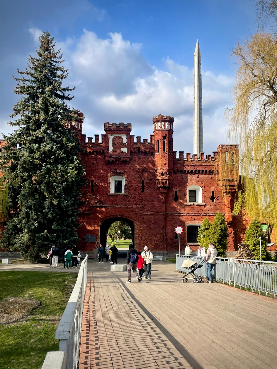 Сохранившиеся Холмские ворота одни из самых живописных в Брестской крепости