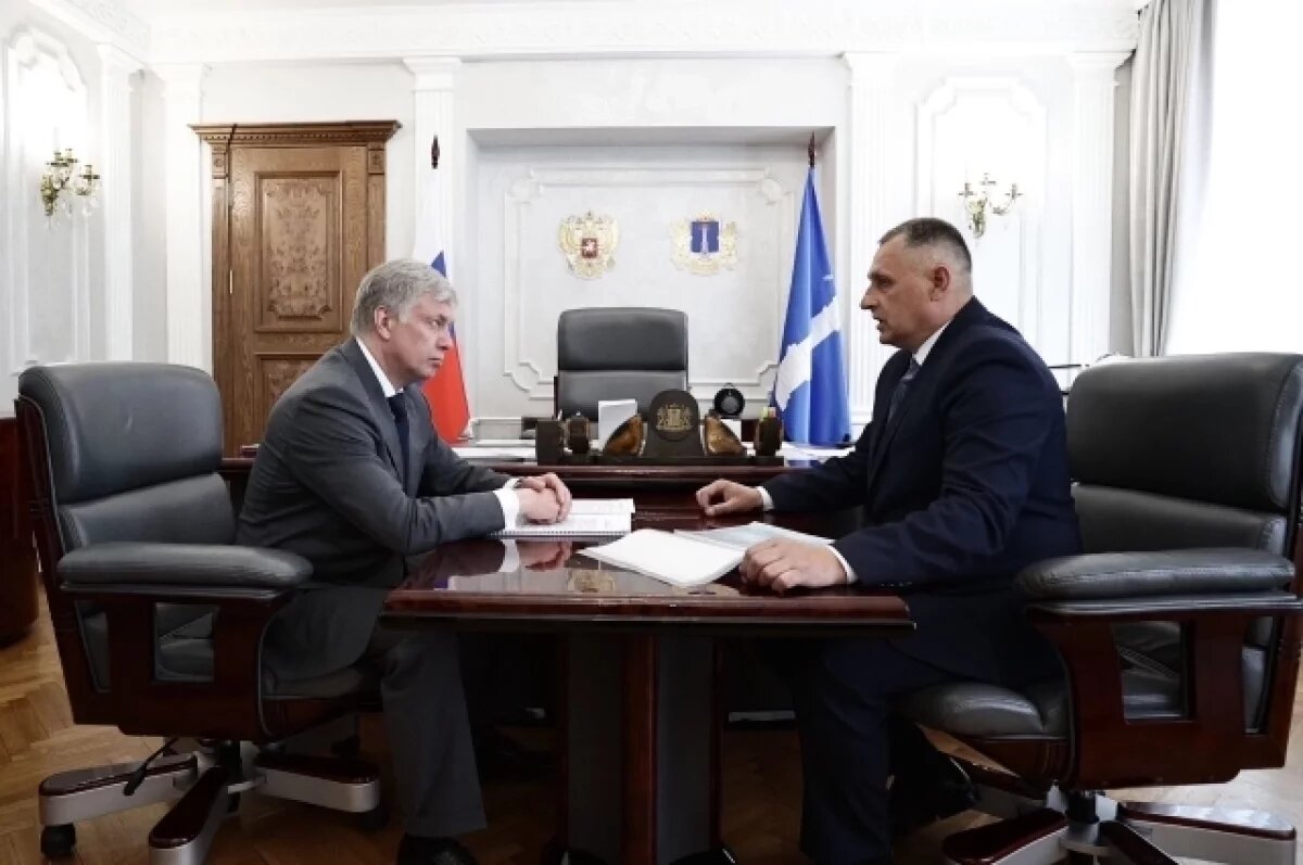    Губернатор Русских встретился с новым главой Инзенского района Кузнецовым