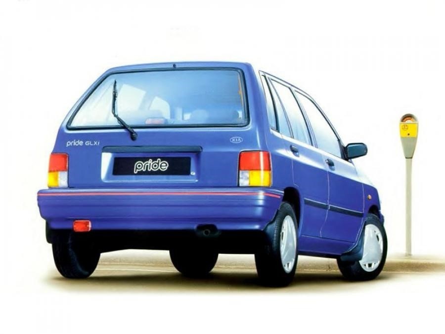 Kia Pride Gen-1 сзади. Источник фото: auto.vercity.ru