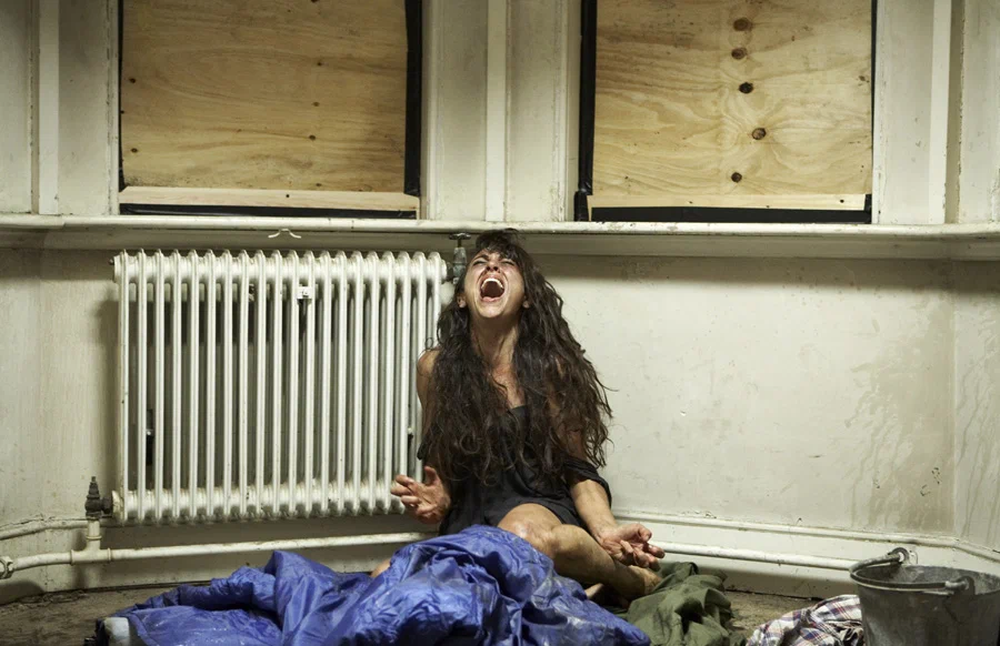 Кадр из фильма «Dread». Режиссер: Энтони ДиБлази. Производство: Cinema Three, Essential Entertainment, Matador Pictures, Midnight Picture Show, Regent Capital