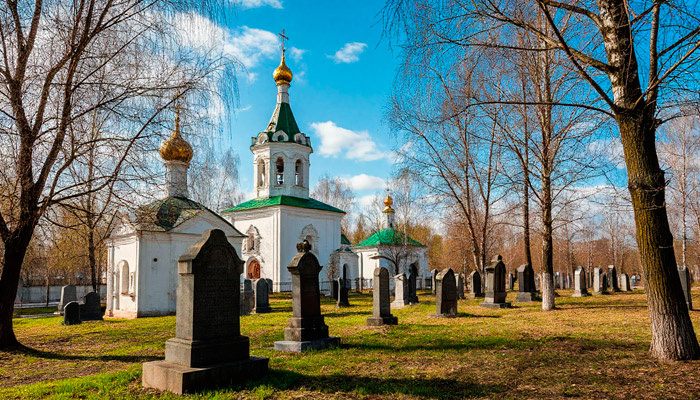 В этом году Радоница пришлась на 29 апреля. Изображение: "Шедеврум"