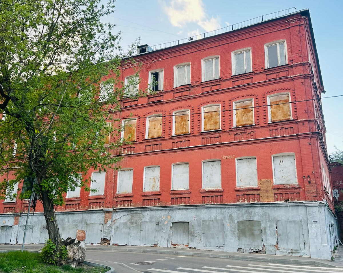 Личное фото автора. Дореволюционный дом на Семёновской