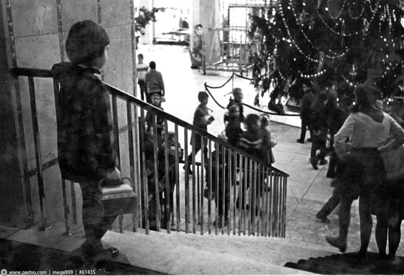 Мальчик с подарком на Кремлевской елке 1971 г., СССР