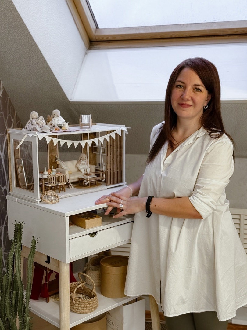 Александра Степнова - автор и создатель миниатюрных заек "LeeStar"