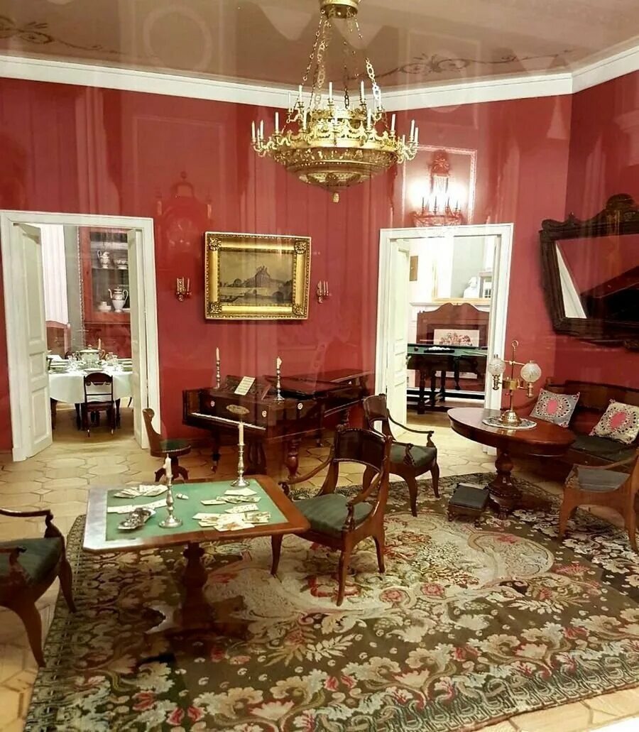 Миниатюрная гостиная Нащокина под музейные стеклом. Взято из открытых источников 