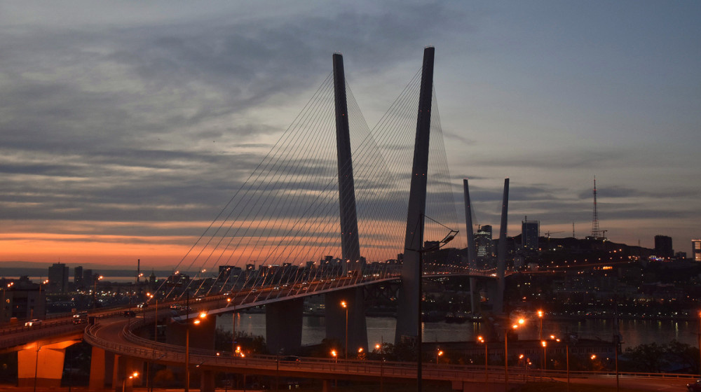    Владивосток и его хай-тек мост