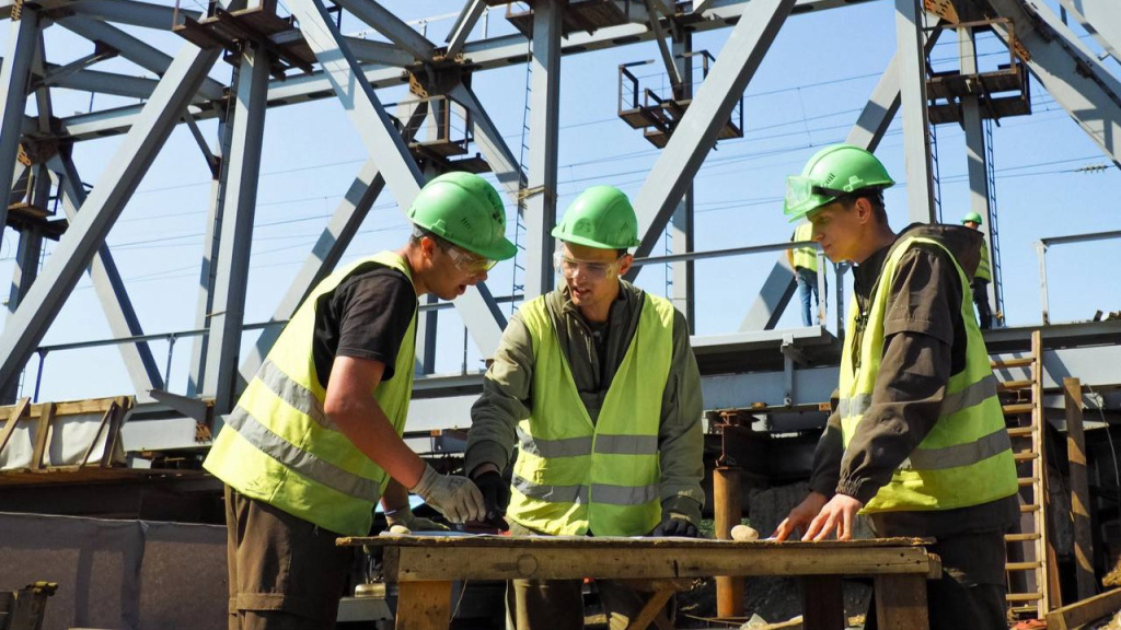    Студенты помогут достраивать второй мост через Обь возле Сургута