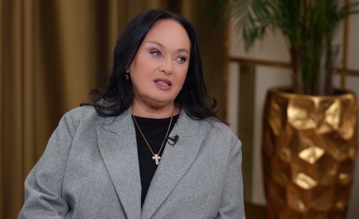 кадр из беседы Лауры Джугелии с Ларисой Гузеевой (25.04.2025)