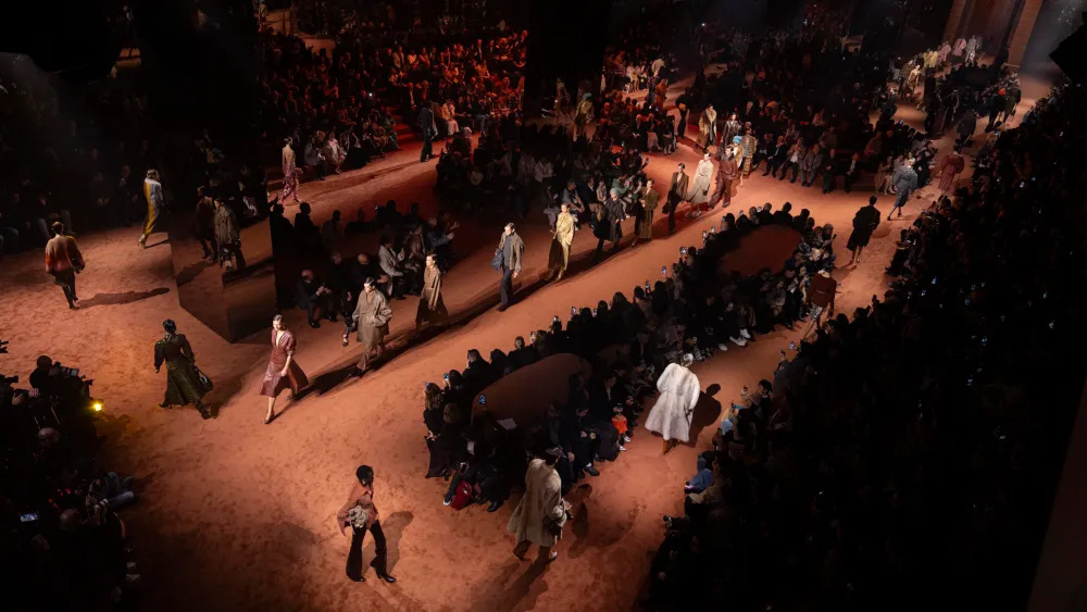    Fendi проведет следующий совмещенный показ в сентябре (фото 1)