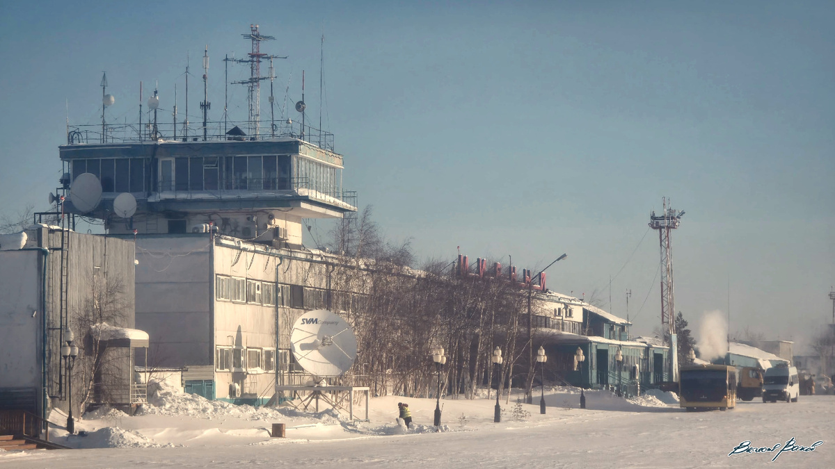 Аэропорт Мирный