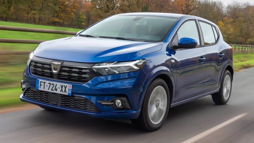 Впервые за долгое время румынская Dacia Sandero уступила лидерство на рынке новых легковых автомобилей в Европе.