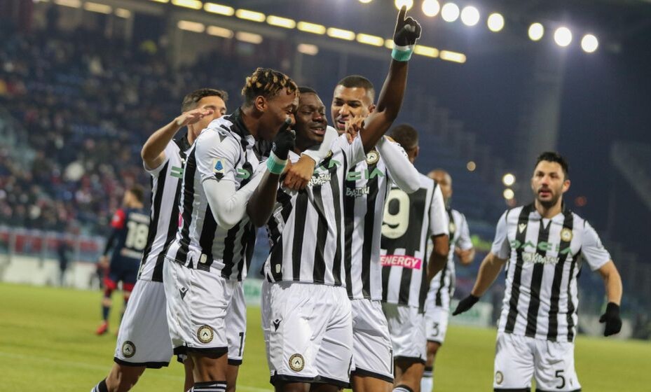    Игроки «Удинезе» доигрались и теперь всем составом отправились на карантин. Фото: Global Look Press