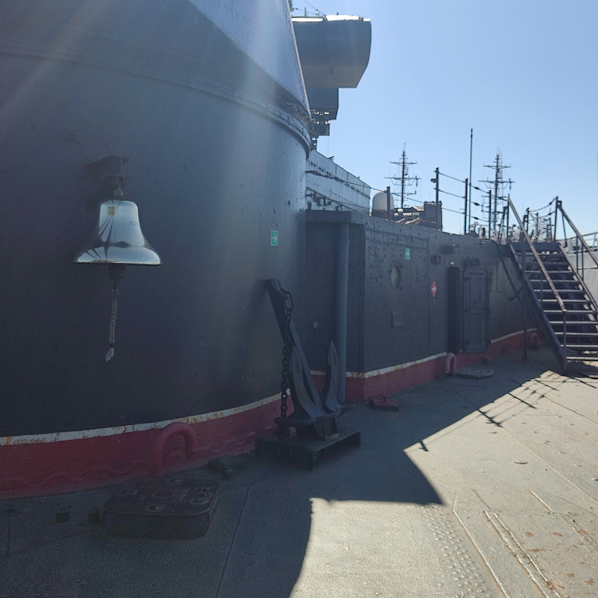 Корабельный колокол, на котором отбивали "склянки"