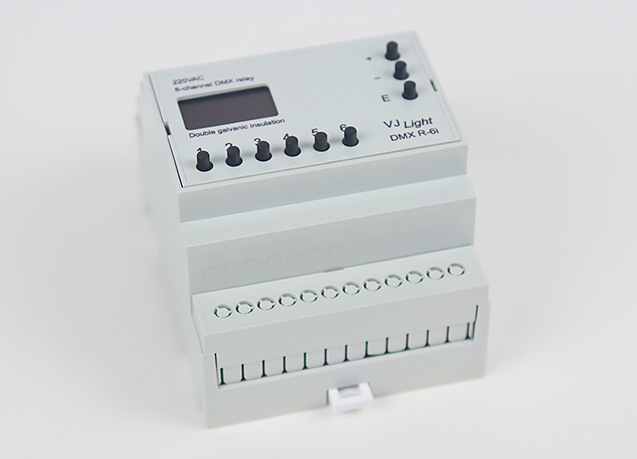 "VJLight DMX R-6i"- DMX реле на DIN рейку 6 каналов по 16A/250VAC на канал с двойной гальванической развязкой и OLED экраном. https://shop.show-device.ru/VJLight-DMX-R-6i.html