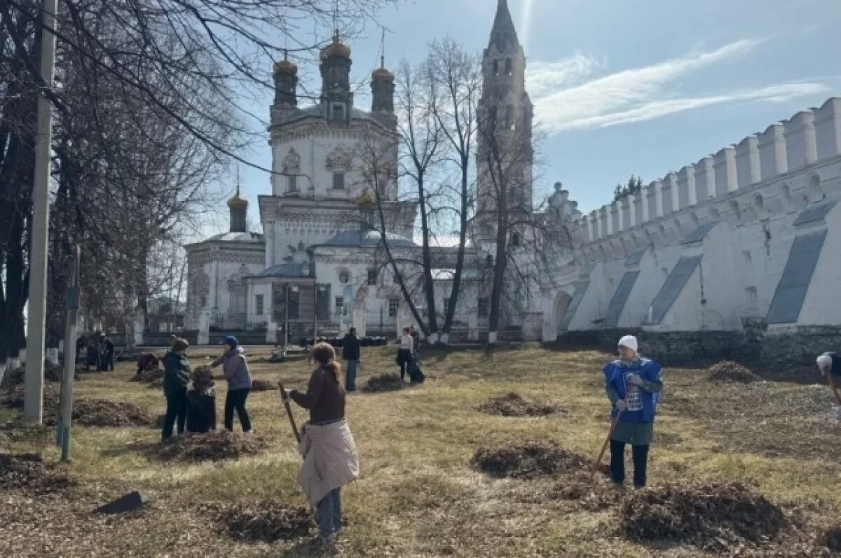    На Урале субботники объединили более 80 тысяч человек