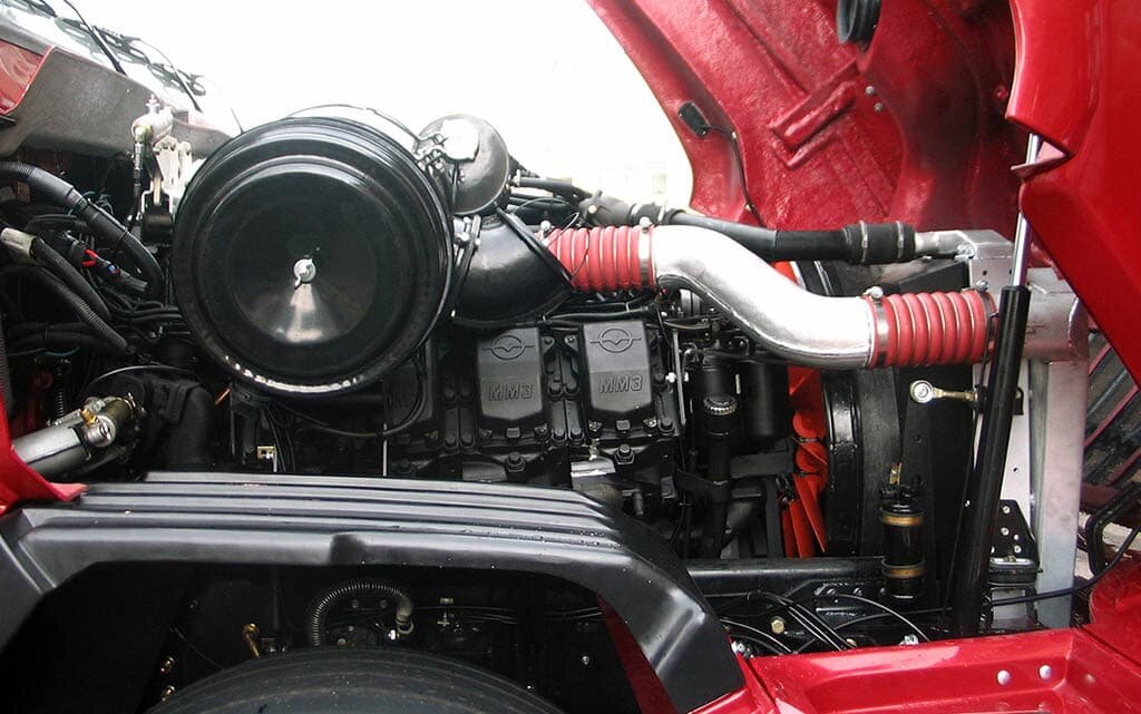 Двигатель ММЗ Д-283 был разработан на Тутаевском моторном заводе и выпускался в Белоруссии по лицензии