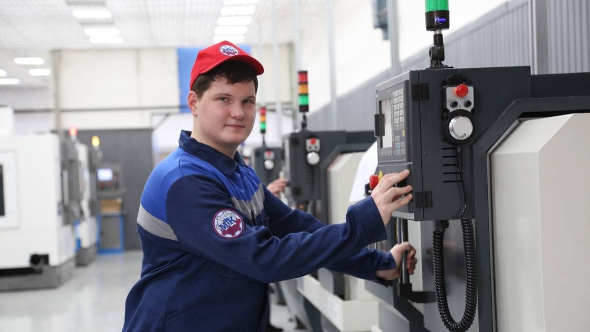    Студент Московского технологического колледжа Иван Юдин / Фото: Наталья Шатохина / Вечерняя Москва