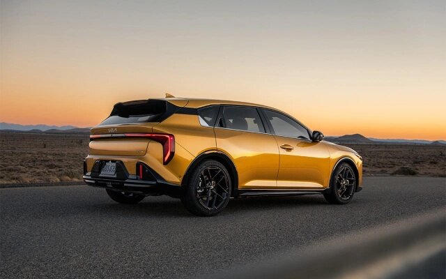 Kia K4 (Фото: Kia)