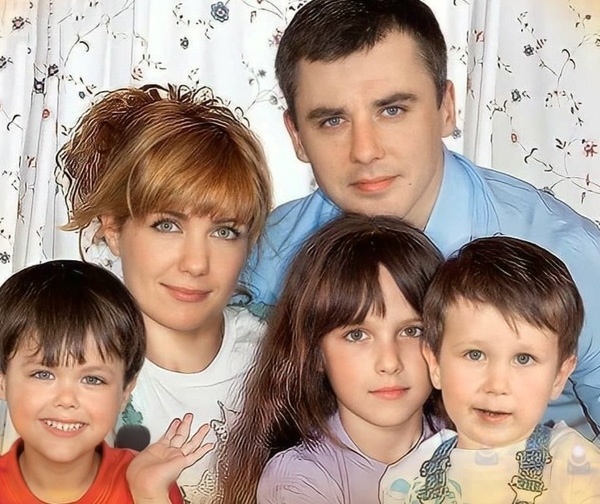 Екатерина Климова и Игорь Петренко с детьми