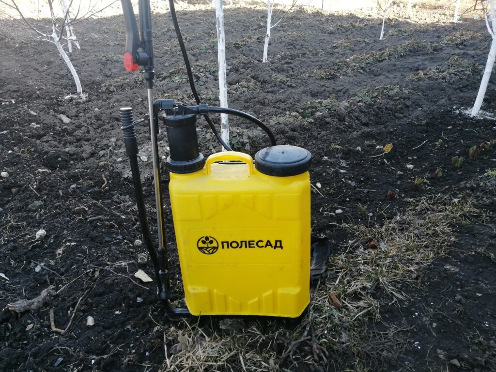 Опрыскиватель садовый ПОЛЕСАД.