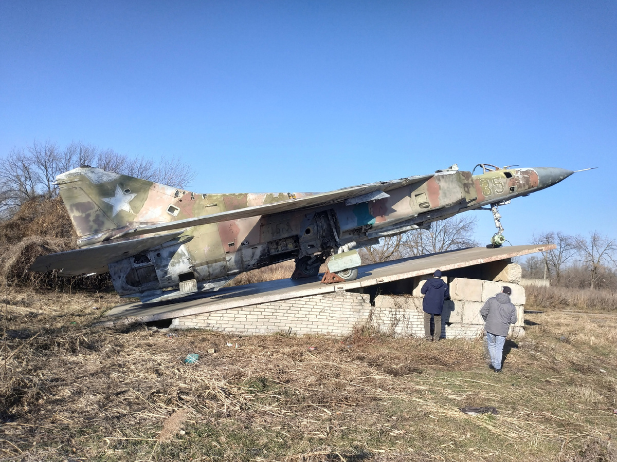 МиГ-23М борт 35 в п.Кремово 2023г. Фото из коллекции Дальневосточного Музея Авиации.