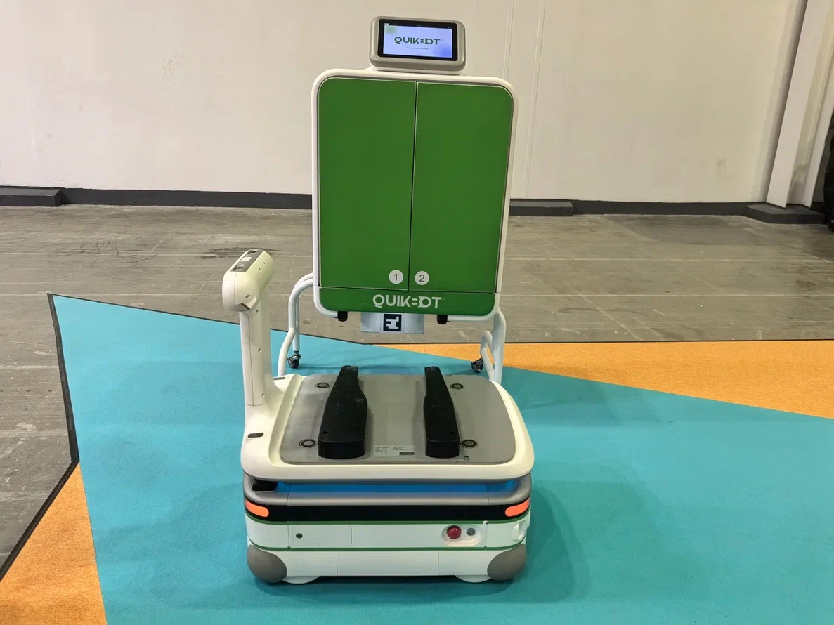 Робот для доставки внутри зданий