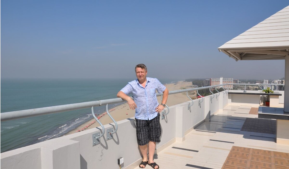 На крыше отеля. Фото на память и вперед…