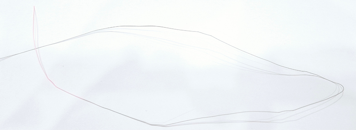 Показывают на плетенке, её лучше видно