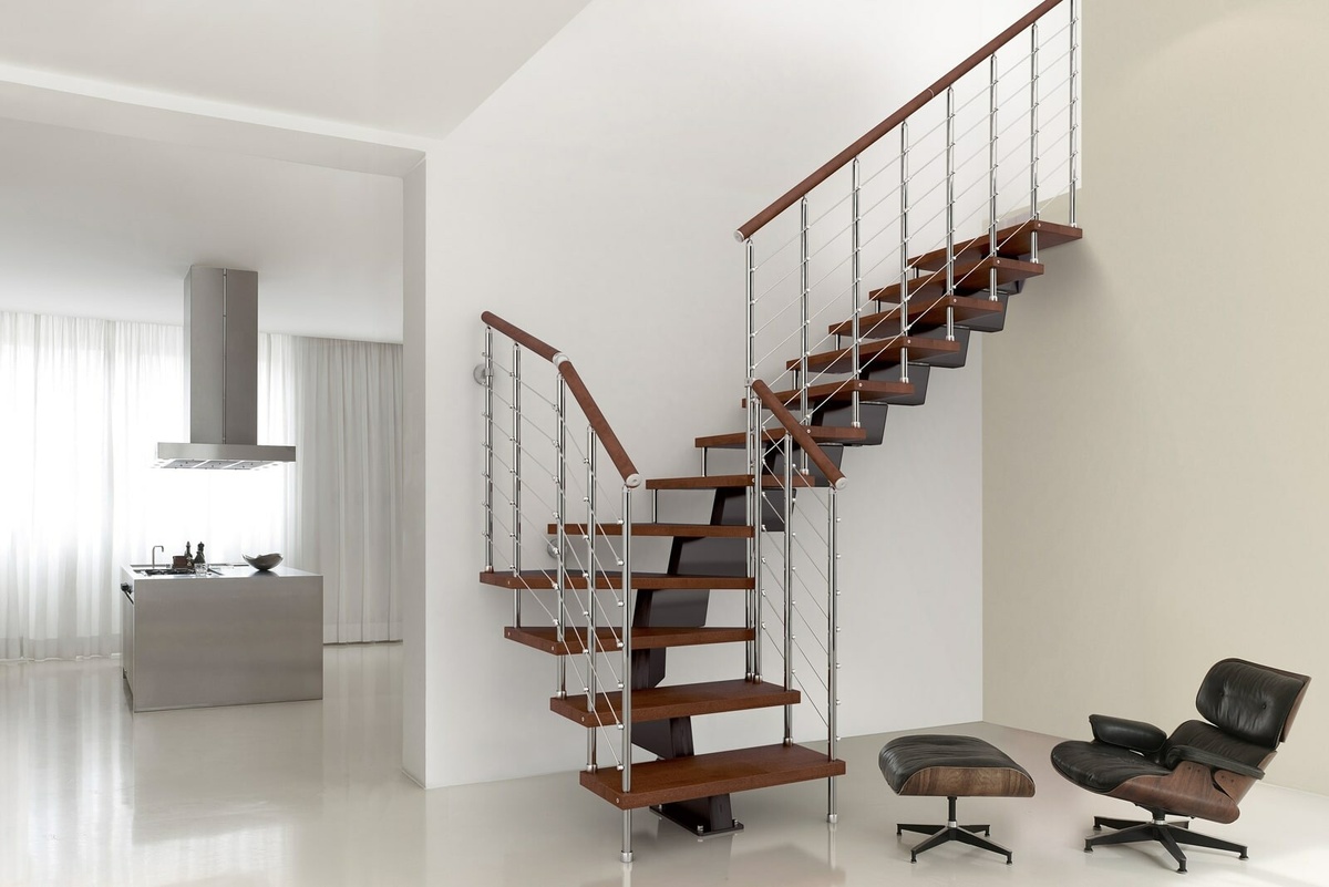 Модульная лестница – это конструкция, состоящая из отдельных модулей, которые соединяются между собой без сварки.