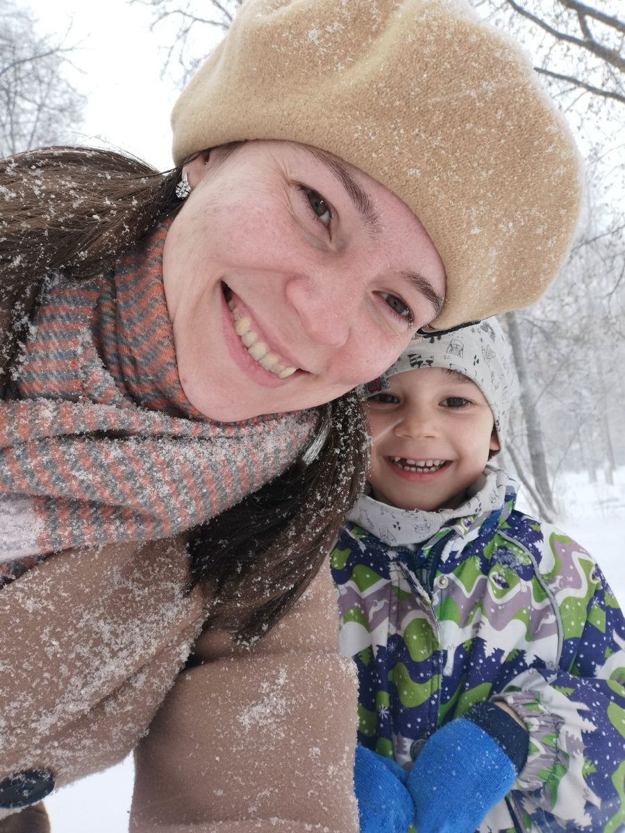 А нас сегодня занесло снегом. На дворе 28 апреля и 20 см снега. Такие дела. 