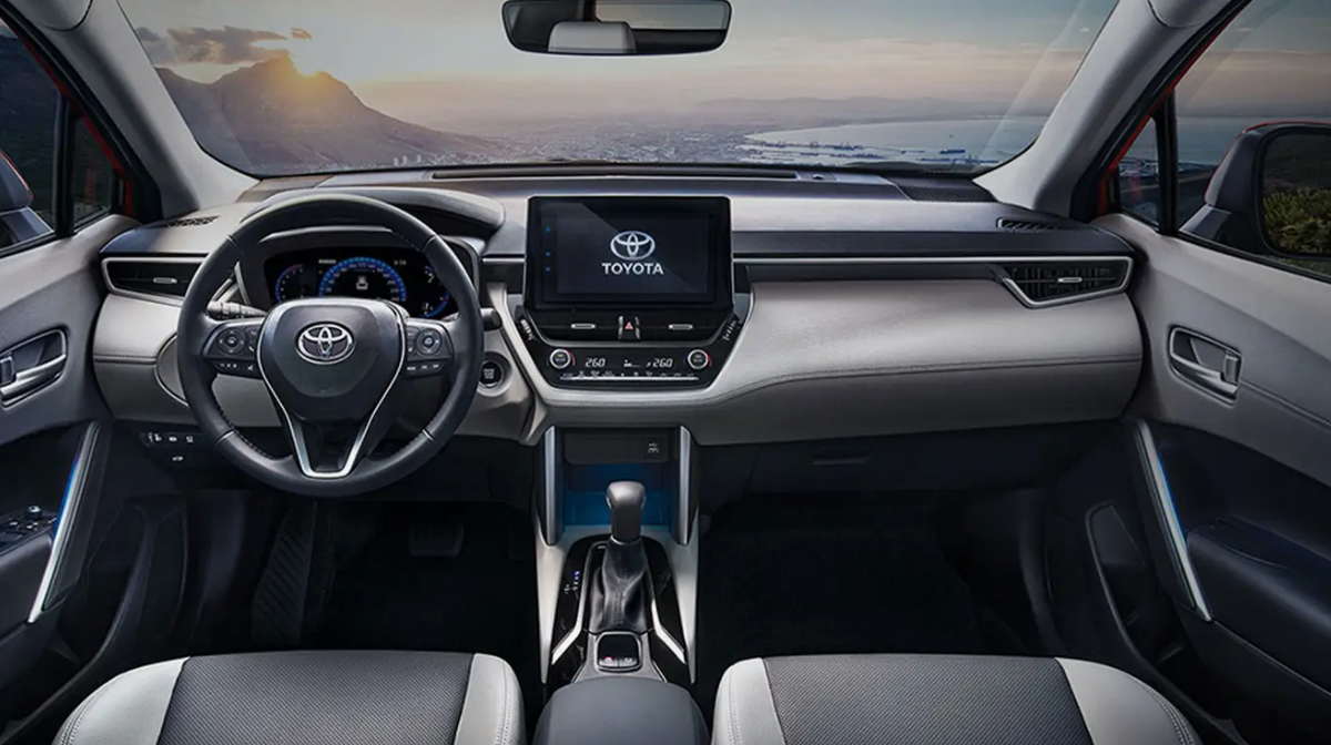 Салон Toyota Frontlander