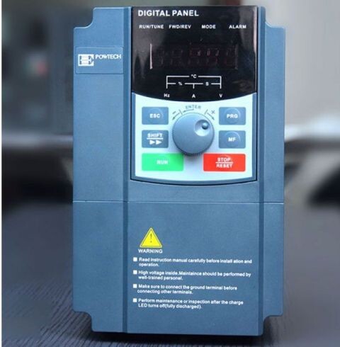 Векторное управление

Для избавления от названных недостатков, в далеком 1971 году инженеры компании Сименс предложили использовать векторное управление двигателем, при котором контроль осуществляется с обратной связью по величине магнитного потока. Первые системы векторного управления содержали датчики потока в двигателях.