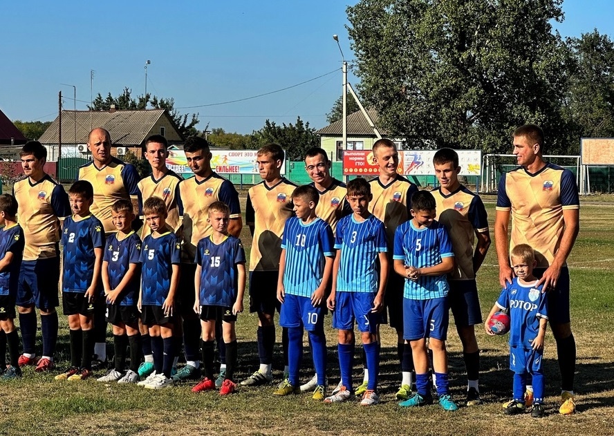 Перед матчем чемпионата области в Новоаннинском