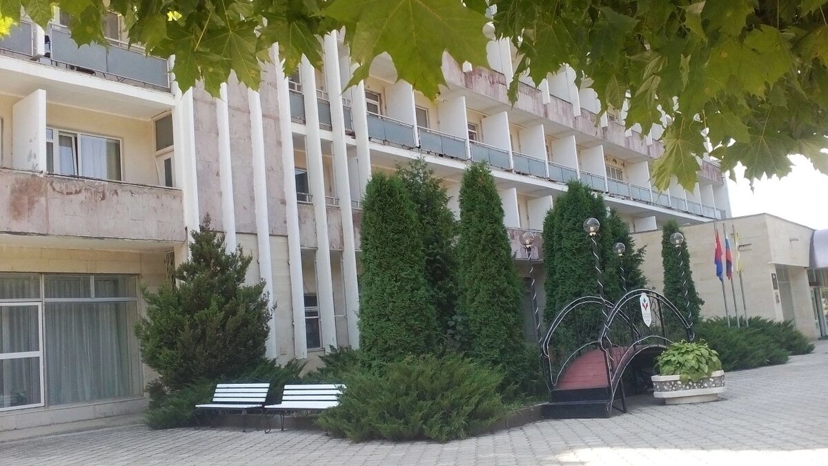 Дискотеки проходили всегда с этой стороны.