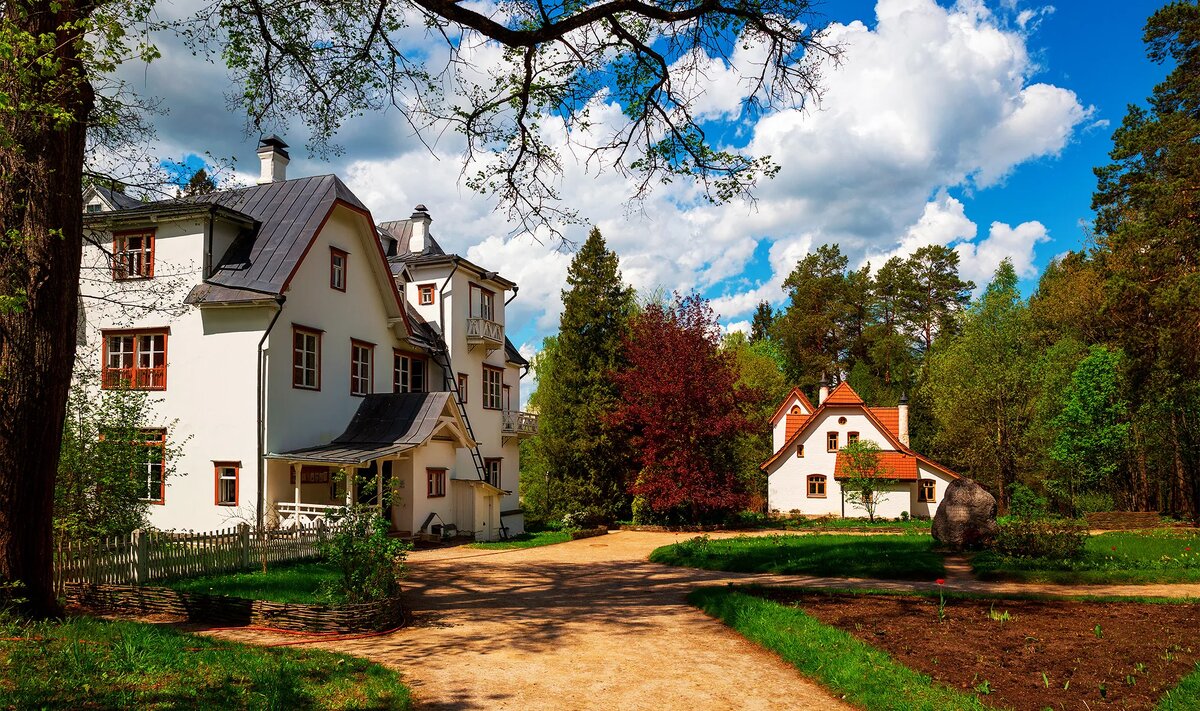 Главный дом усадьбы в Поленово