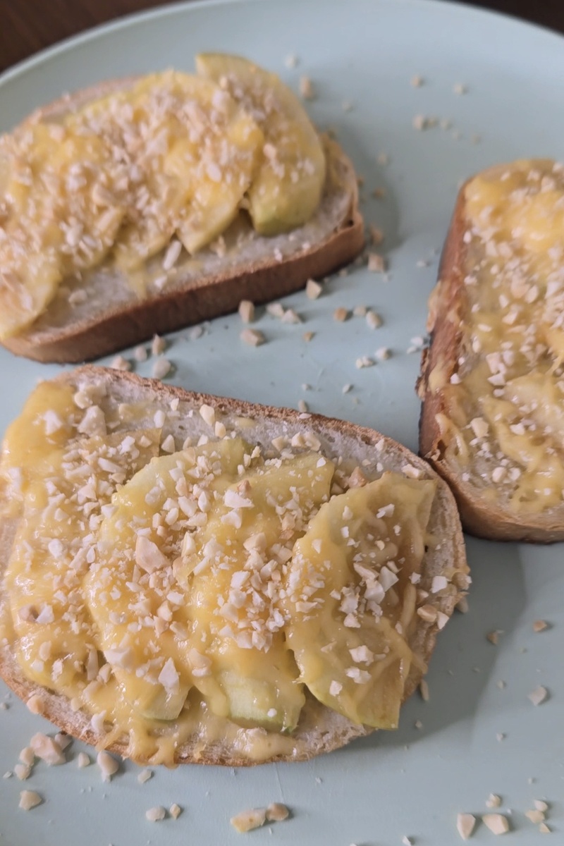 Бутерброды с яблоком