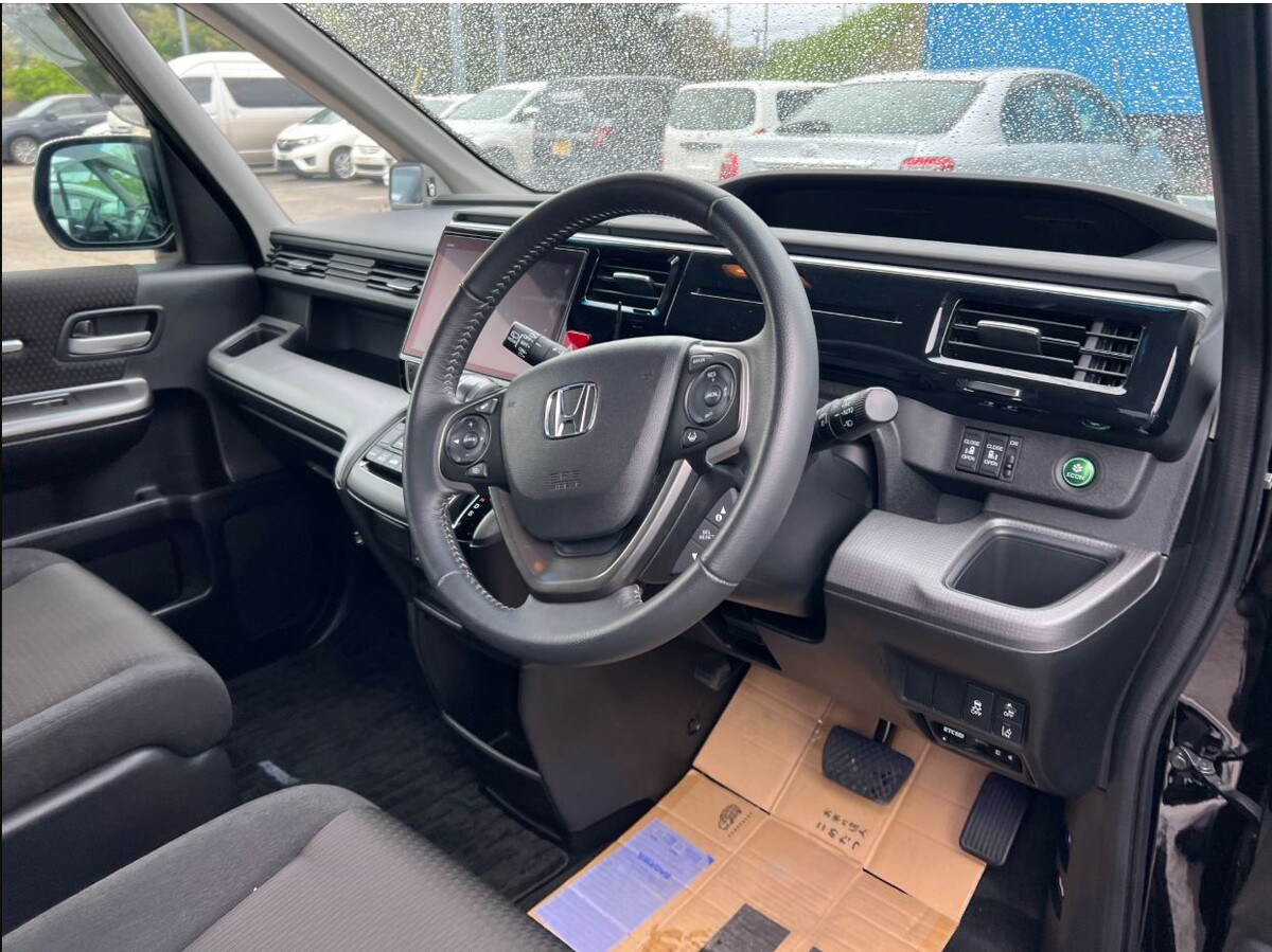 Фото салона, листайте