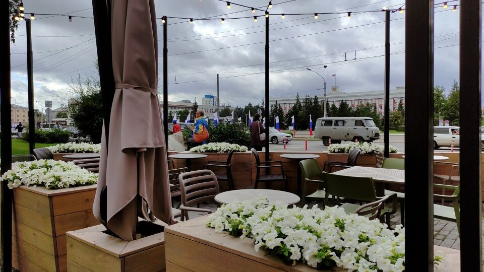    Летнее кафе в Барнауле. Источник: Марина Евтушенко