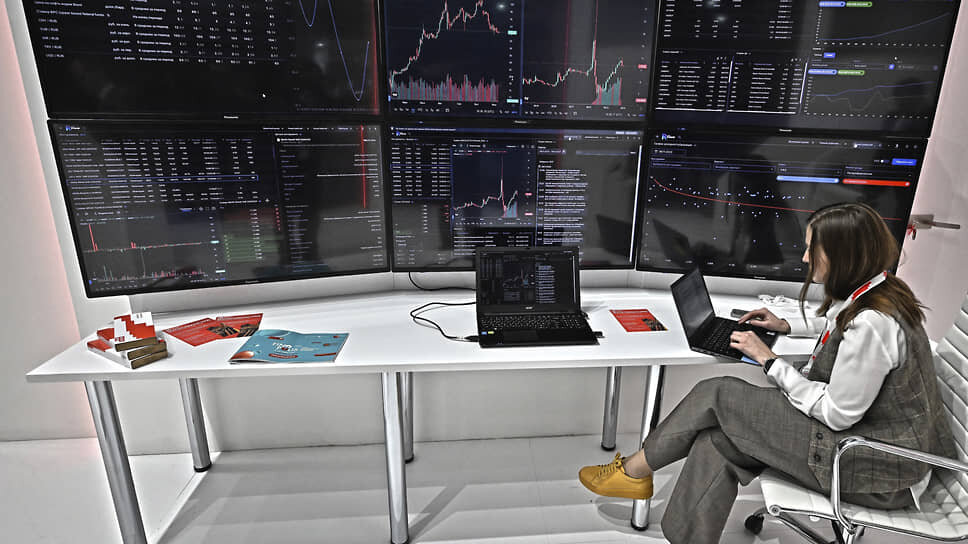 Из-за высокой ключевой ставки бизнес ищет альтернативные финансовые инструменты для развития.📷Фото: Александр Миридонов / Коммерсантъ