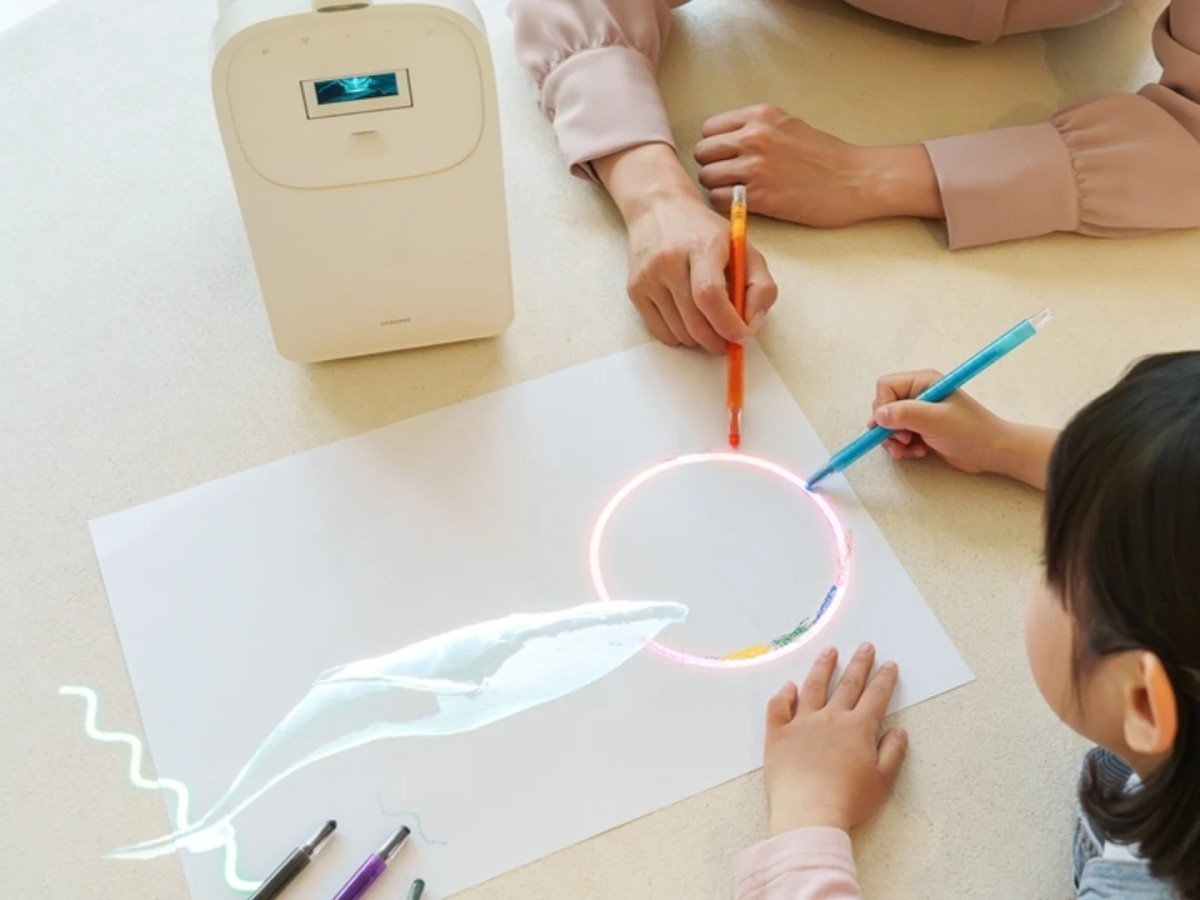    Samsung выпустила проектор The Premiere 5 с сенсорным «экраном»