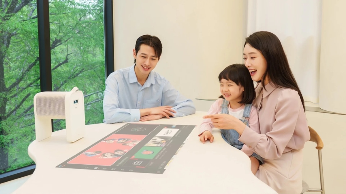    Samsung выпустила проектор The Premiere 5 с сенсорным «экраном»