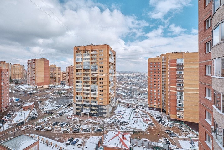 Из другого окна вид уже не так впечатляет
Фото: elitekrsk.ru
