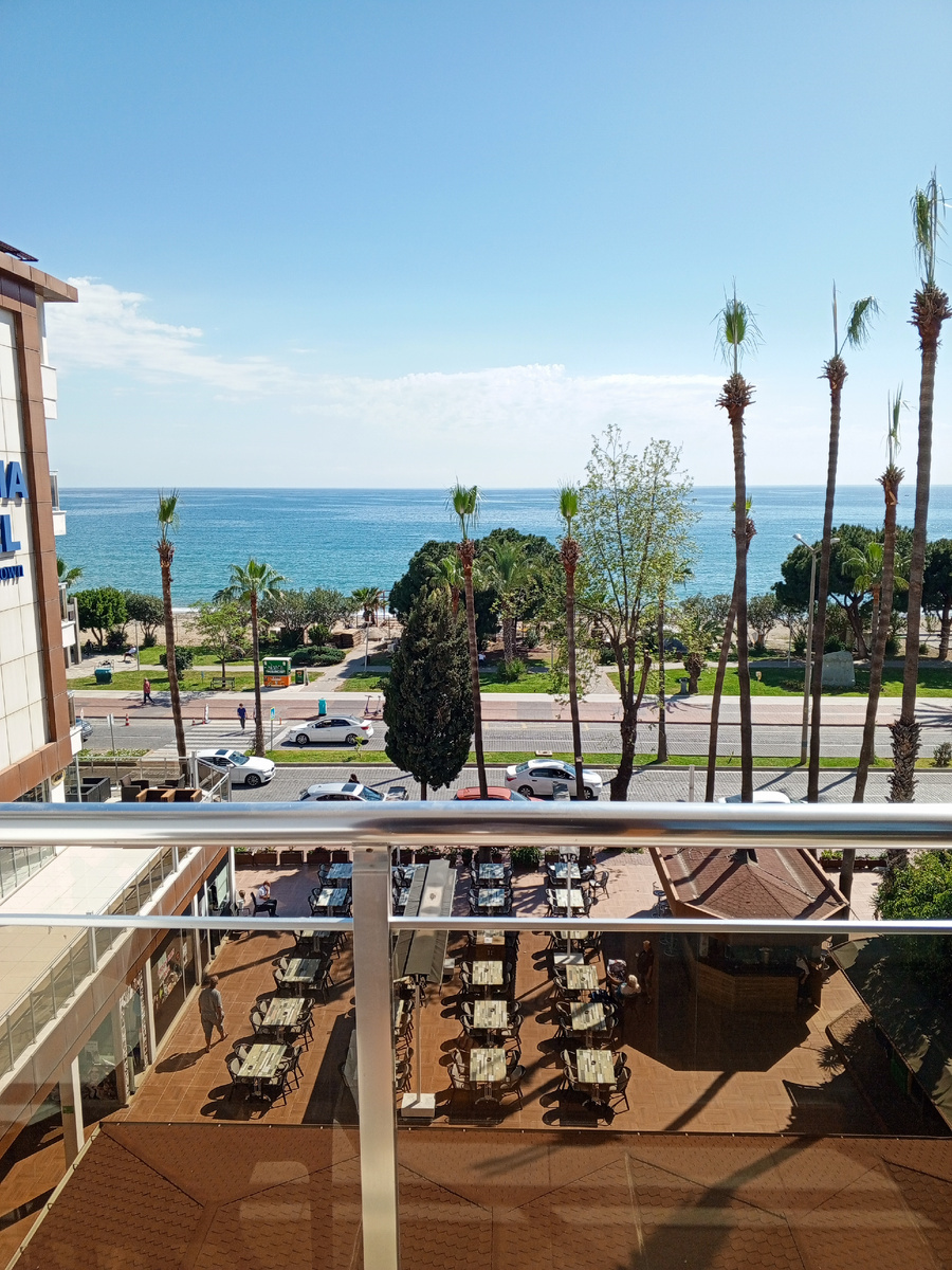 Вид с балкона нашего отеля в Турции